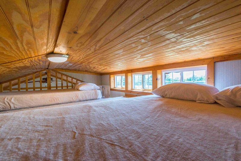 Ranger Smith Lake View Cabin (8 Person)-3